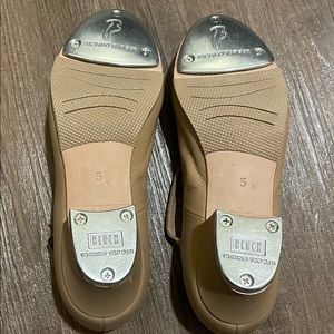 Tap dance shoes